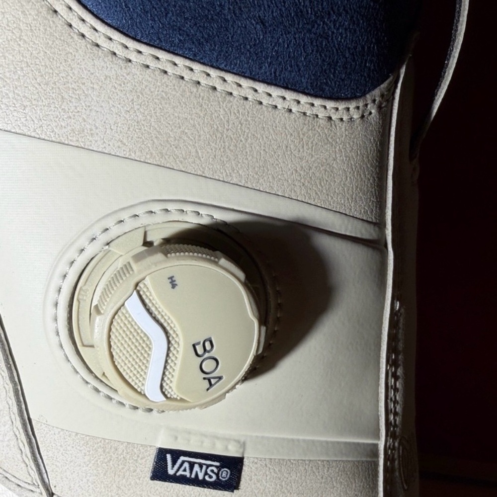 Vans Invado Pro Snowboard Boots - Picture 15 of 16